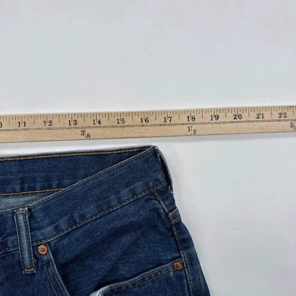 Levis excellent still
